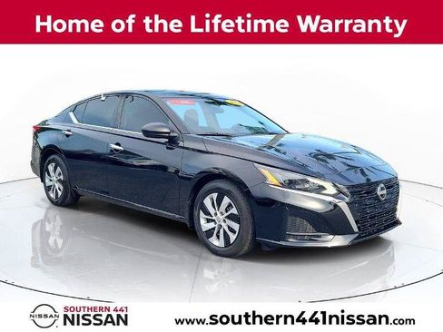 Certified 2025 Nissan Altima 2.5 S FWD image 1