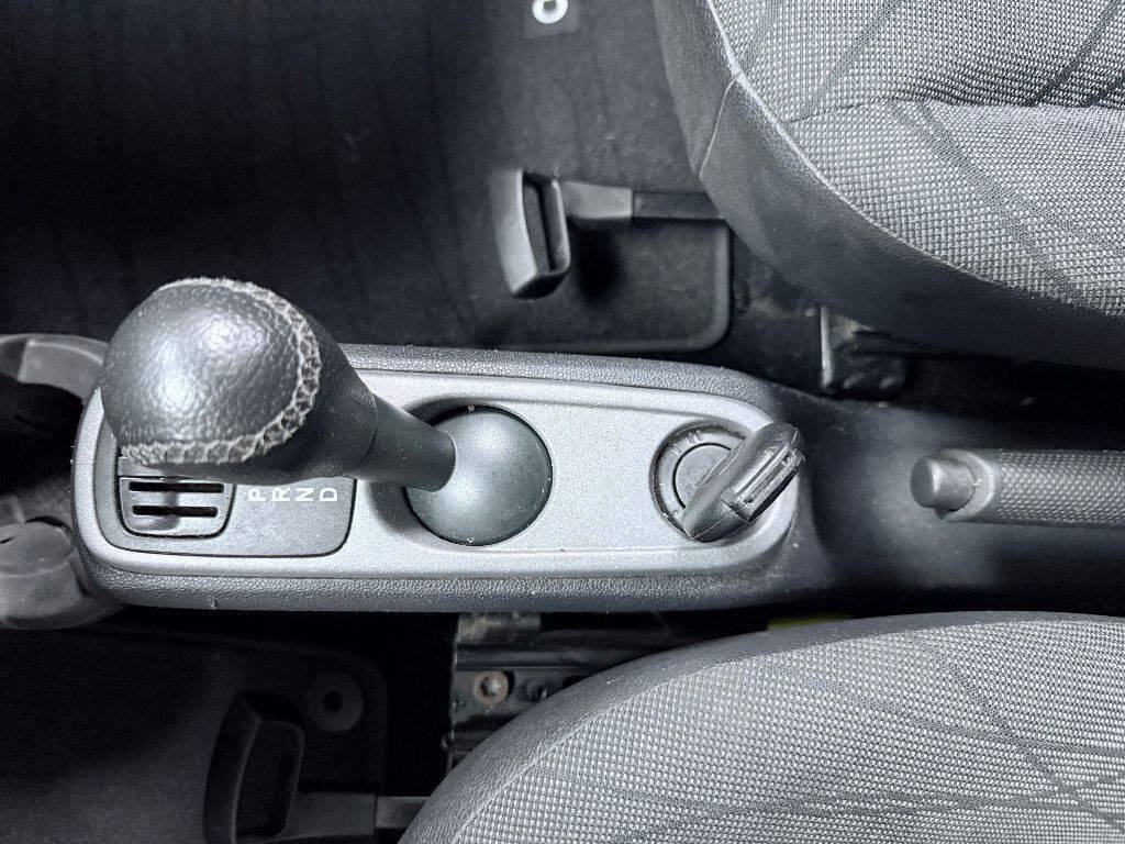 Used 2015 smart fortwo electric drive RWD image 24