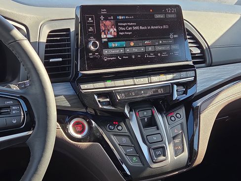 Used 2026 Honda Odyssey Elite image 18
