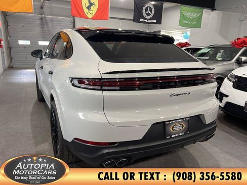 Used 2025 Porsche Cayenne S AWD/4WD image 5