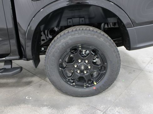 New 2025 Ford Ranger Lariat w/ FX4 Off-Road Package image 38