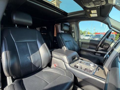 Used 2019 Ford Expedition Max XLT w/ Equipment Group 202A RWD image 24