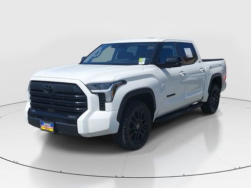 Used 2024 Toyota Tundra Limited AWD/4WD image 3