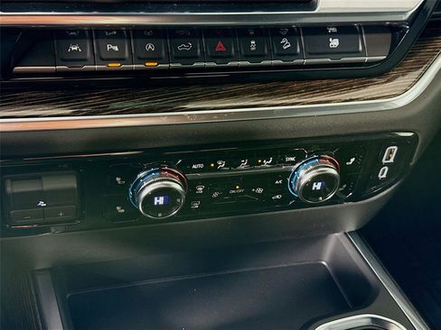 New 2026 GMC Sierra 1500 Elevation w/ Elevation Premium Package AWD/4WD image 11