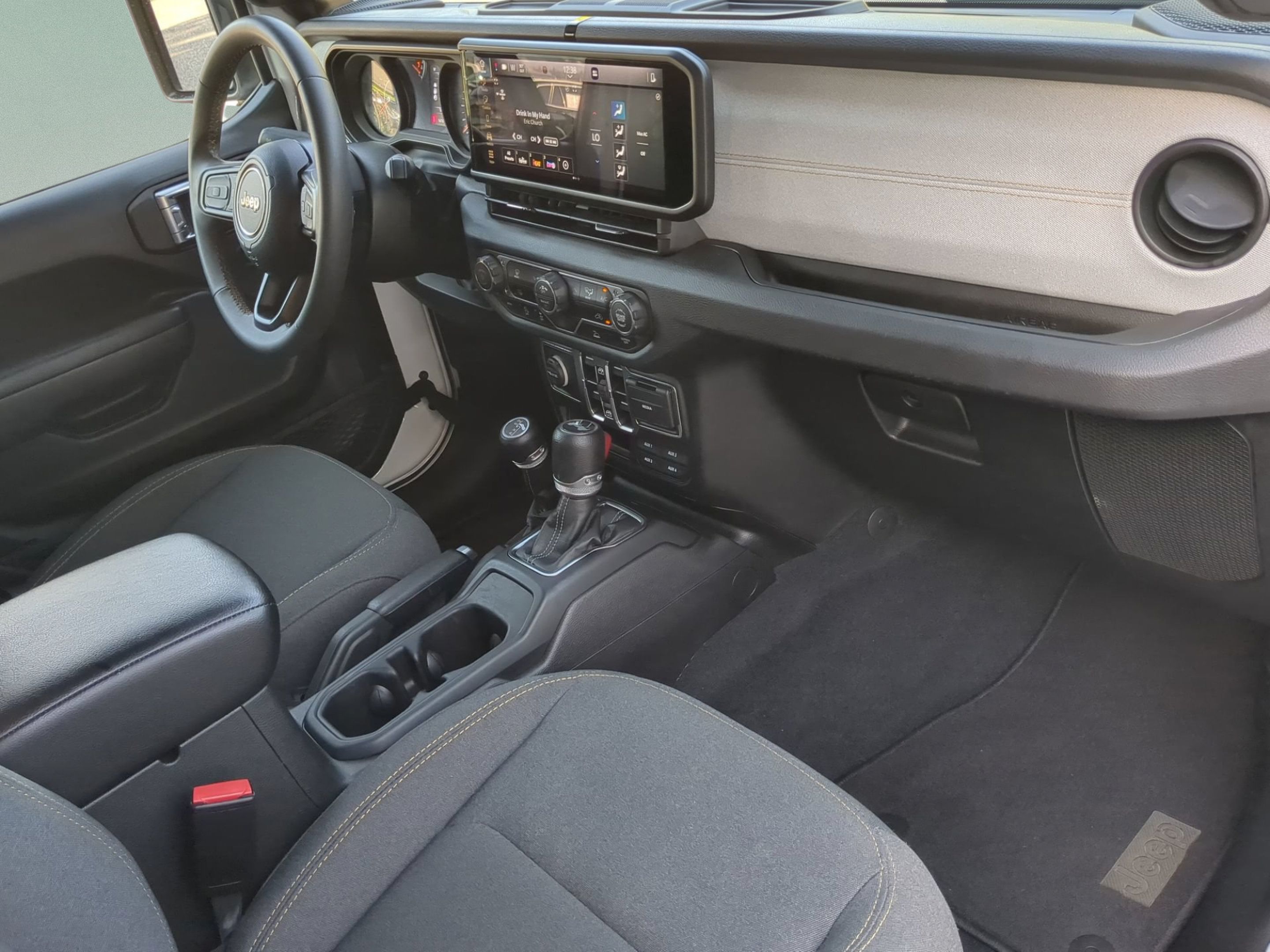 Used 2024 Jeep Wrangler Unlimited Sport AWD/4WD image 42