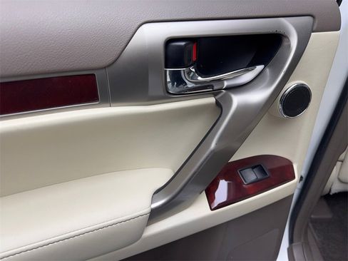 Used 2013 Lexus GX 460 Premium image 40