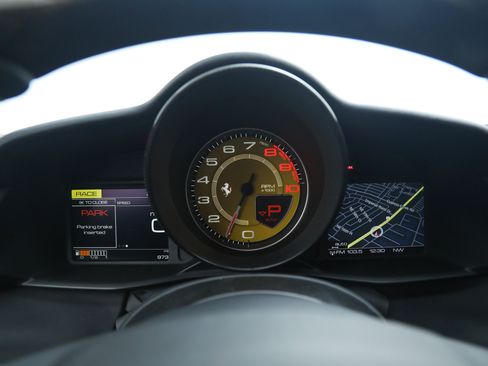 Used 2017 Ferrari 488 GTB RWD image 27