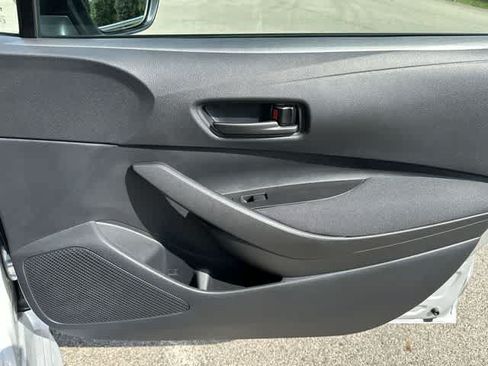 Used 2025 Toyota Corolla LE FWD image 19