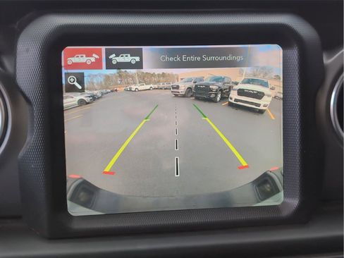 Used 2022 Jeep Gladiator Rubicon w/ LED Lighting Group image 18