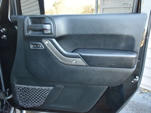 Used 2017 Jeep Wrangler Unlimited Sport w/ Quick Order Package 23S image 37