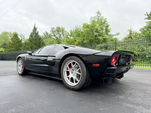 Used 2005 Ford GT RWD image 5