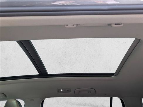Used 2021 Volkswagen Atlas SE FWD image 18