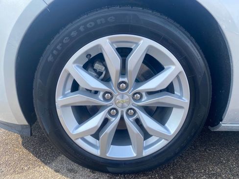 Used 2016 Chevrolet Impala LT w/ Convenience Package image 23