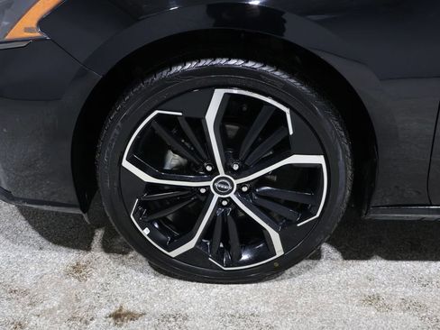 Used 2024 Nissan Altima 2.5 SR image 8