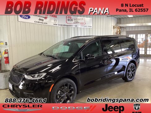New 2026 Chrysler Pacifica Select w/ S Appearance Package AWD/4WD image 1