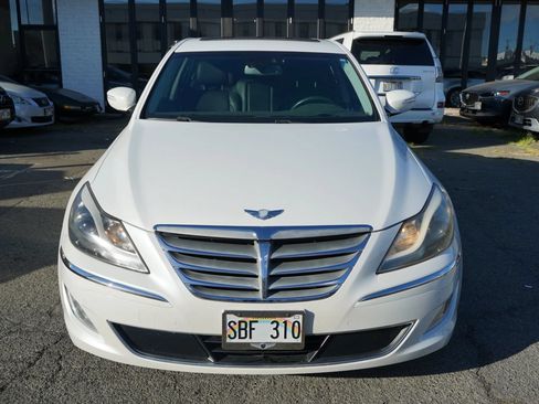 Used 2013 Hyundai Genesis 5.0 R-Spec RWD image 4