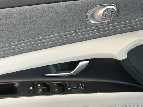 New 2026 Hyundai Elantra Limited image 30