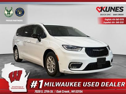 Used 2024 Chrysler Pacifica Touring-L