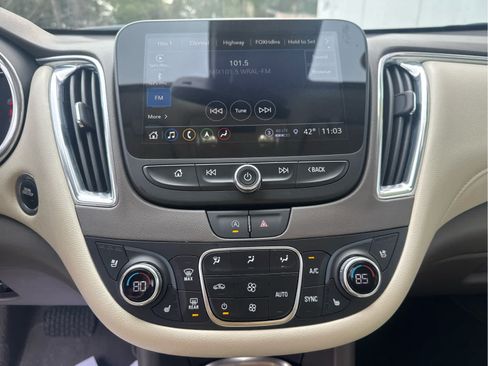 Used 2024 Chevrolet Malibu LT FWD image 28