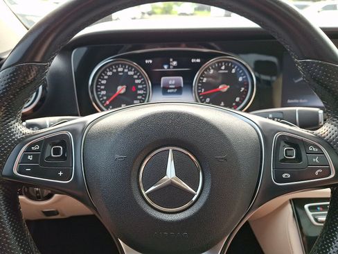 Used 2017 Mercedes-Benz E 300 4MATIC image 21