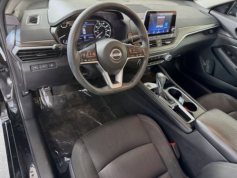 Used 2023 Nissan Altima 2.5 SV FWD image 23
