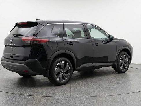 Used 2025 Nissan Rogue SV FWD image 9