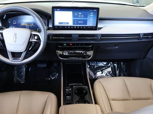 Certified 2023 Lincoln Corsair AWD image 15