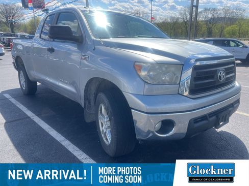Used 2013 Toyota Tundra 4x4 Double Cab w/ SR5 Pkg image 1