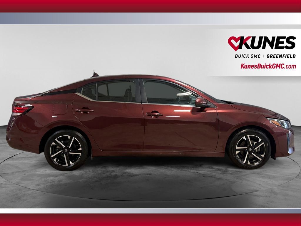 Used 2024 Nissan Sentra SV FWD image 8