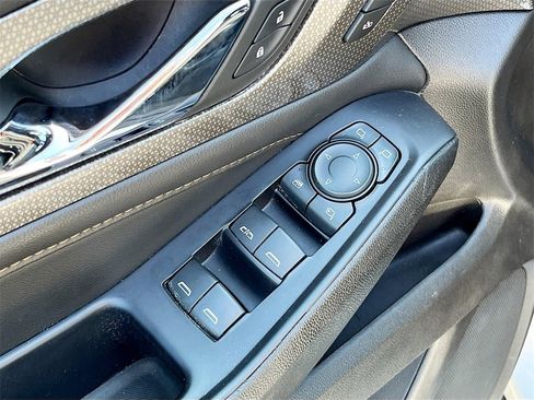 Used 2022 Chevrolet Traverse Premier w/ Redline Edition image 18