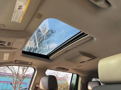 Used 2015 Chevrolet Suburban LT AWD/4WD image 15