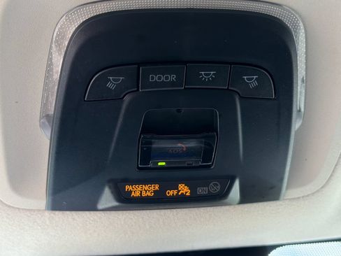 Used 2025 Toyota Corolla LE FWD image 31