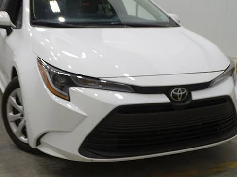 Used 2024 Toyota Corolla LE image 41
