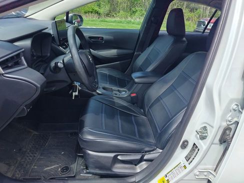 Used 2023 Toyota Corolla LE FWD image 5