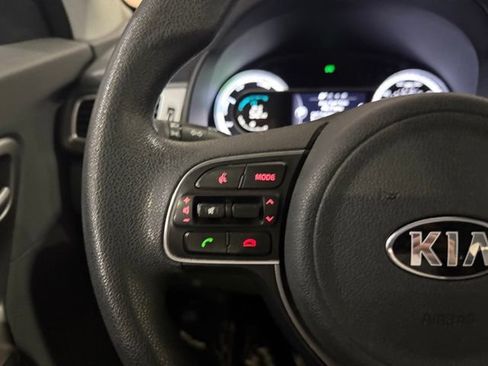 Used 2017 Kia Niro LX FWD image 14