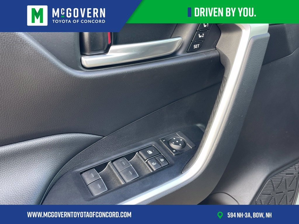 Used 2023 Toyota RAV4 XLE Premium AWD/4WD image 15