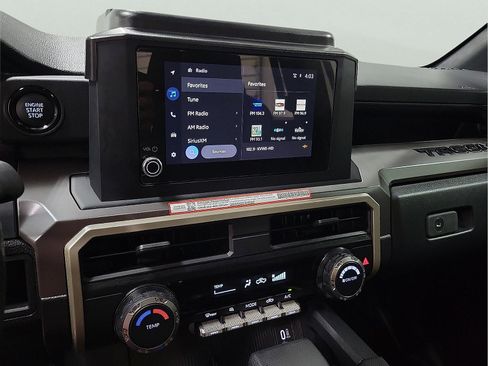 Certified 2024 Toyota Tacoma SR5 AWD/4WD image 19