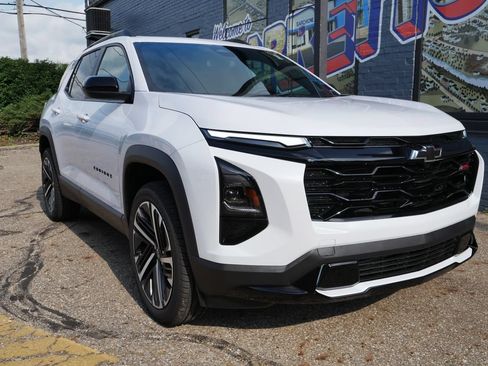 New 2026 Chevrolet Equinox RS w/ Convenience Package III AWD/4WD image 32