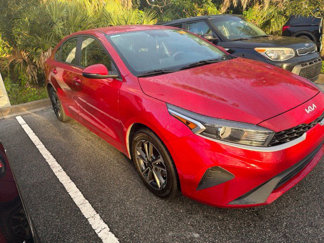 Used 2022 Kia Forte LXS w/ LXS Technology Package FWD image 2