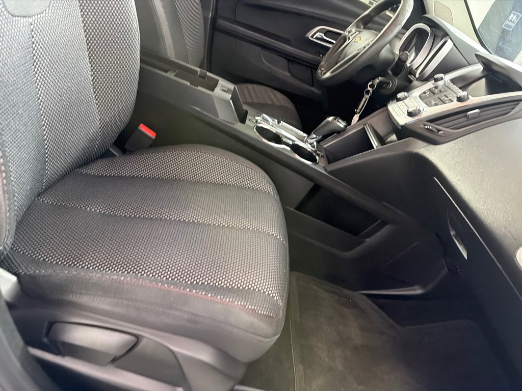 Used 2017 Chevrolet Equinox LS FWD image 22