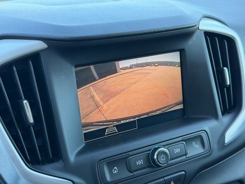 Used 2024 GMC Terrain SLE image 32