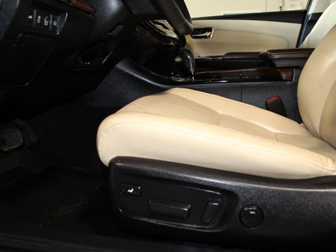 Used 2015 Toyota Avalon Limited FWD image 24