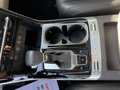 Used 2024 Kia Carnival SX Prestige FWD image 19