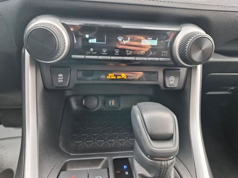 Used 2024 Toyota RAV4 LE AWD/4WD image 21