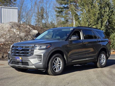 Used 2025 Ford Explorer Active image 4