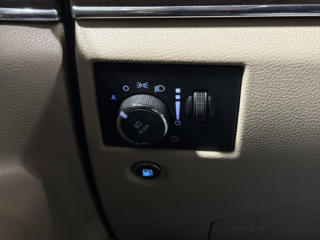 Used 2018 Jeep Grand Cherokee Limited AWD/4WD image 19
