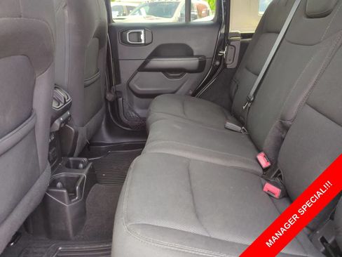 Certified 2019 Jeep Wrangler Unlimited Sahara AWD/4WD image 37