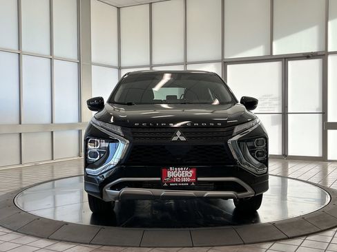 Used 2023 Mitsubishi Eclipse Cross SE image 2