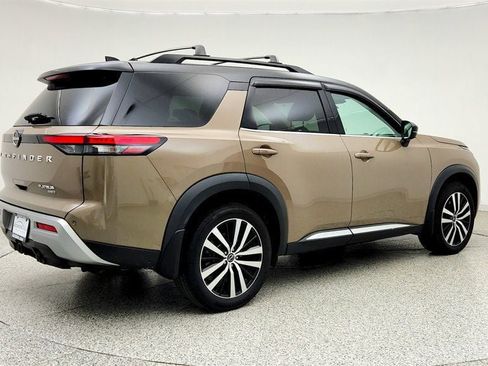 Used 2024 Nissan Pathfinder Platinum w/ Cargo Package AWD/4WD image 5