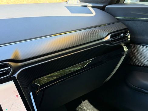 Used 2025 Aston Martin V8 Vantage Coupe image 36